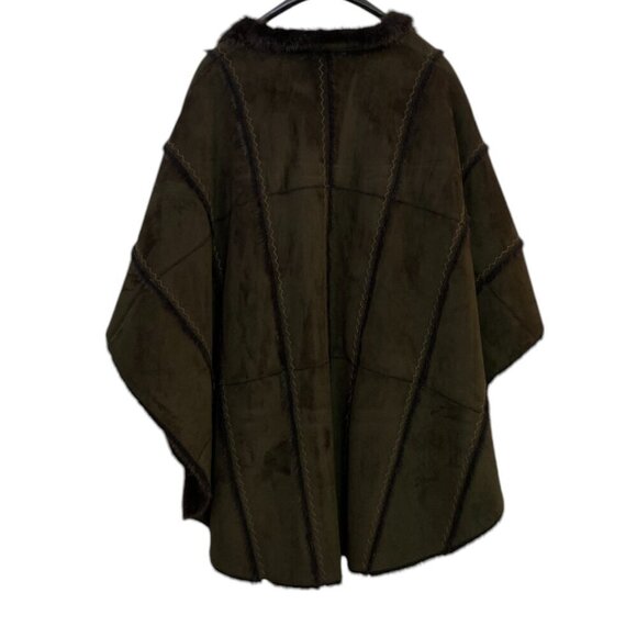 Pamela McCoy suede poncho with faux fur lining - Picture 8 of 13
